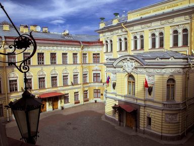 Нетривиальный Петербург: по крышам, дворам-колодцам, паркам и каналам – индивидуальная экскурсия