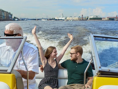 Петербург с воды: индивидуальная прогулка на катере с гидом