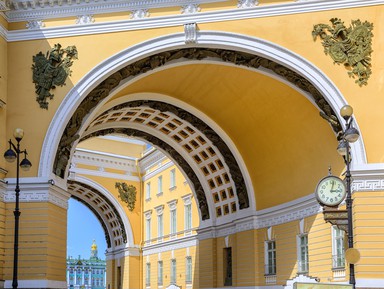 Фейк-тур: 12 невероятных историй Петербурга! – групповая экскурсия