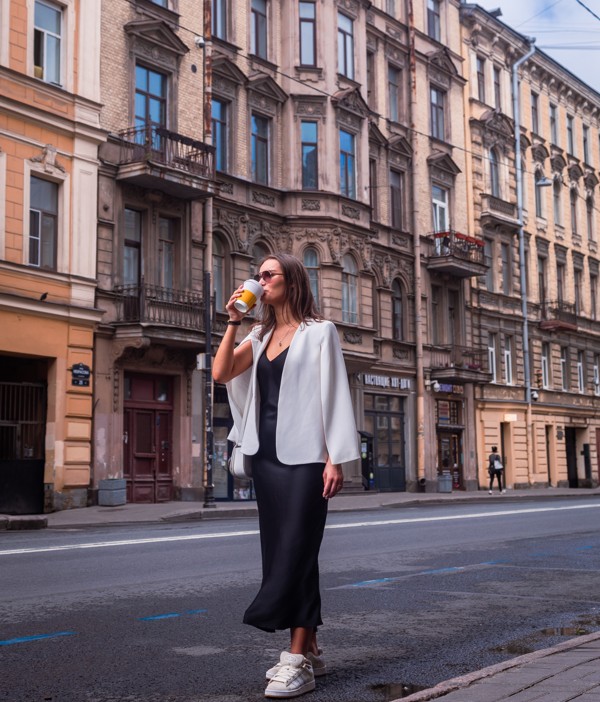 Утренняя прогулка в Петербурге — кофе, двери, дома и атмосфера – индивидуальная экскурсия