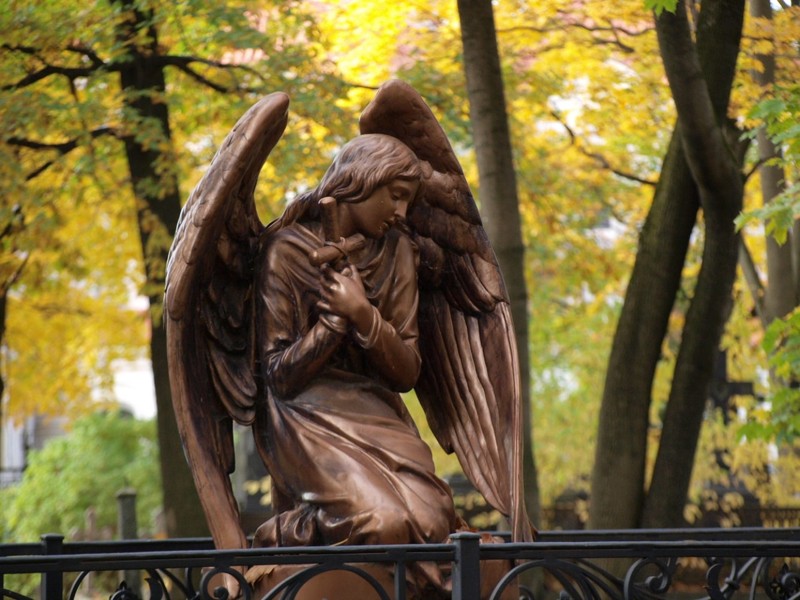 Тайны и мистика Новодевичьего кладбища: групповая экскурсия