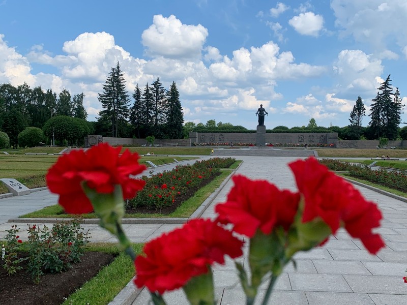 Мемориальные места блокадного Ленинграда + Пискарёвское кладбище – индивидуальная экскурсия