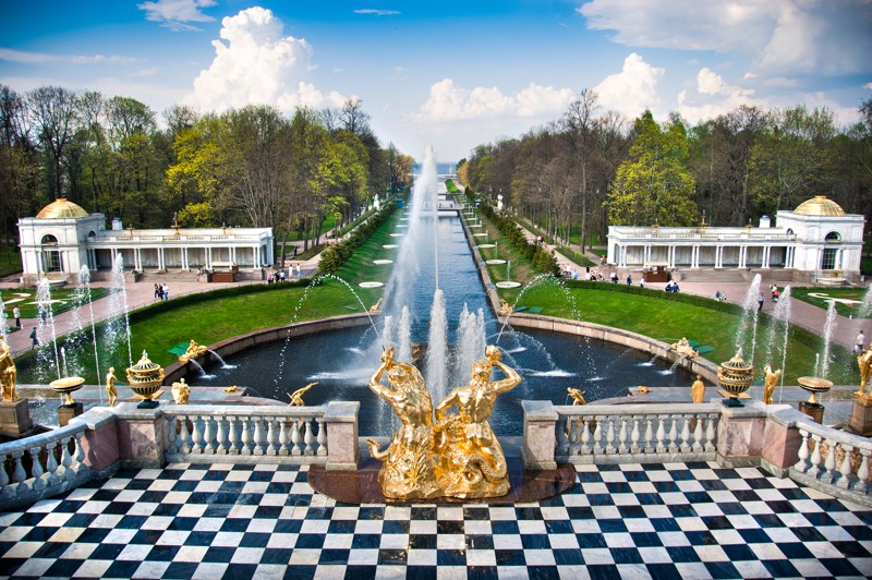 Петергоф: Большой дворец и шедевры Нижнего парка (билеты включены) – групповая экскурсия
