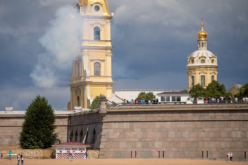 Водная прогулка «Полуденный выстрел пушки в Петропавловской крепости» – групповая экскурсия