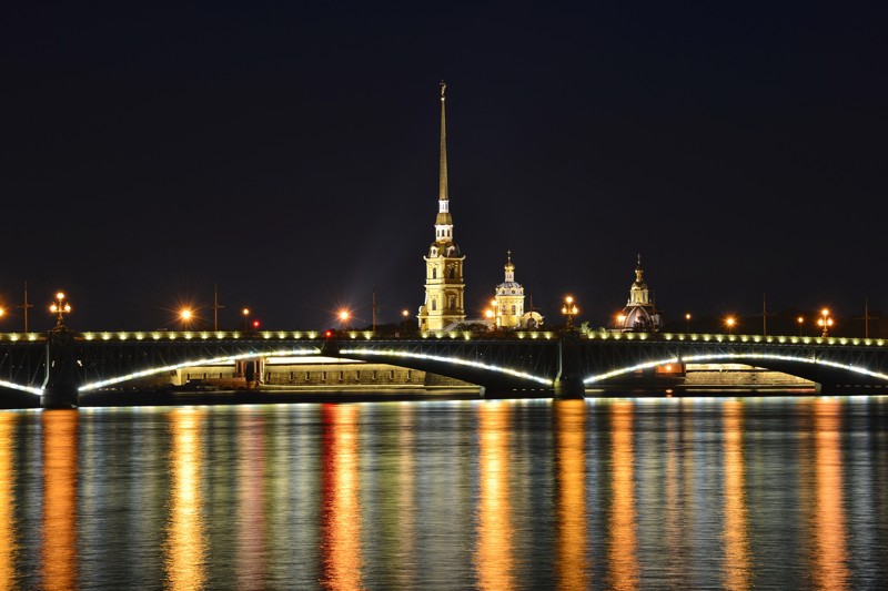 Ночной Петербург: автобусная экскурсия и теплоходная прогулка