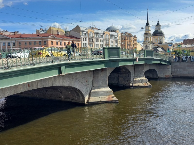 Трансфер из аэропорта + экскурсия по блистательному Петербургу