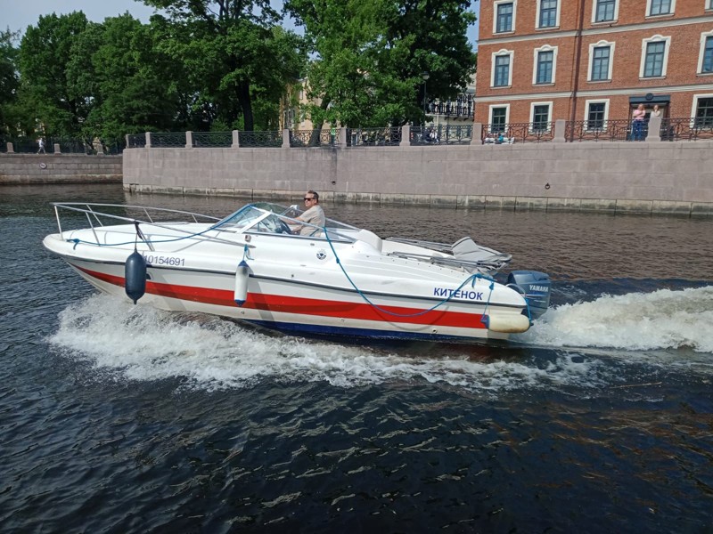 Парадный Петербург: прогулка на частном катере с гидом – индивидуальная экскурсия
